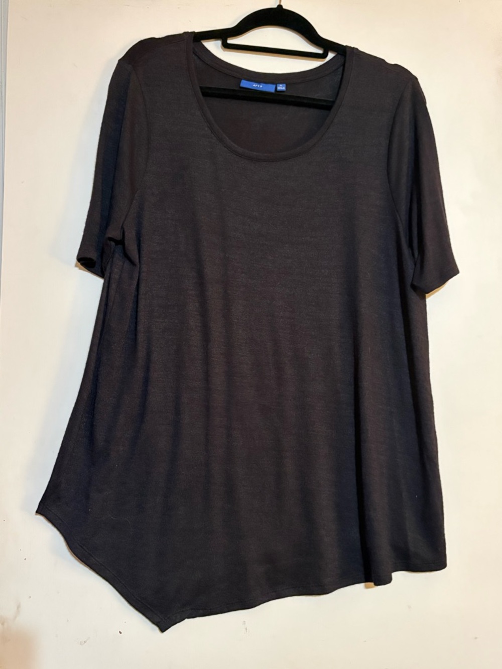 NEW Apt. 9 Women's Black Short Sleeve Scoop Neck Top asymmetrical bottom